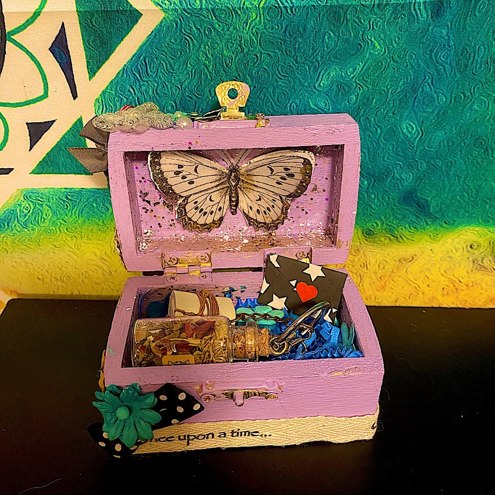 Protection keychain with trinket box